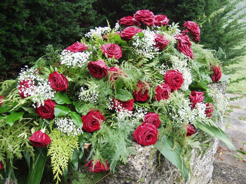 funeraire-VALDEBLORE-min_roses-61203